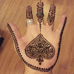 Beautiful Henna Design by Victoria